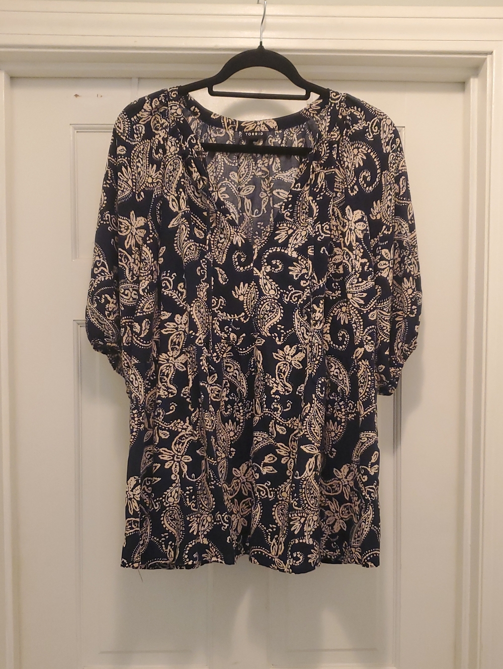 Torrid Navy and Cream Paisley V-Neck Flutter Sleeve Tunic